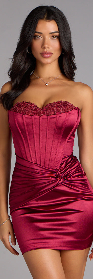 The Alexia Satin Lace Bustier Mini Dress is your new go-to Windsor dress—effortless, versatile, and made to update your fall style in seconds.