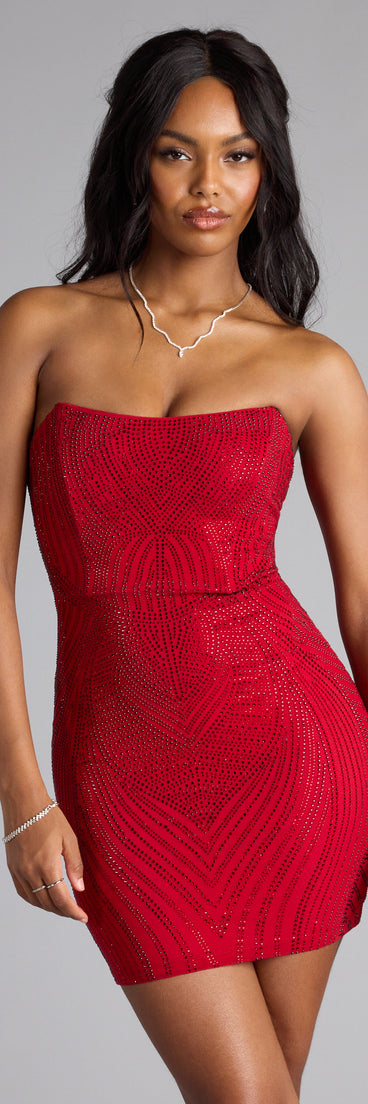 The Nicole Rhinestone Lace-Up Strapless Mini Dress is your new go-to Windsor dress—effortless, versatile, and made to update your fall style in seconds.