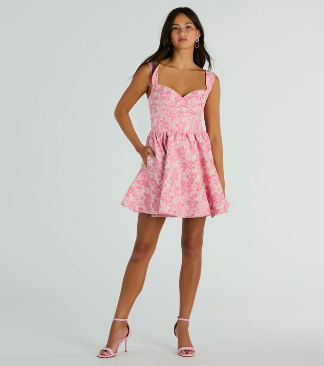 Elevate your winter wardrobe with the Cassie Corset Floral Jacquard Party Skater Dress— a party-ready pink cocktail dress featuring seasonal accents and a sophisticated style, ideal for semi-formal holiday events from family dinners to NYE celebrations.