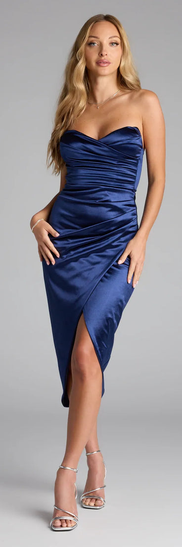 The Sianna Strapless Bodycon Satin Midi Formal Dress is your new go-to navy blue dress—effortless, versatile, and made to update your fall style in seconds.