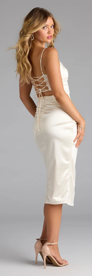Flaunt your silhouette in the tight Mabel Lace-Up Satin Midi Formal Dress in ivory, a bodycon dress that empowers your look with bold style and effortless edge.