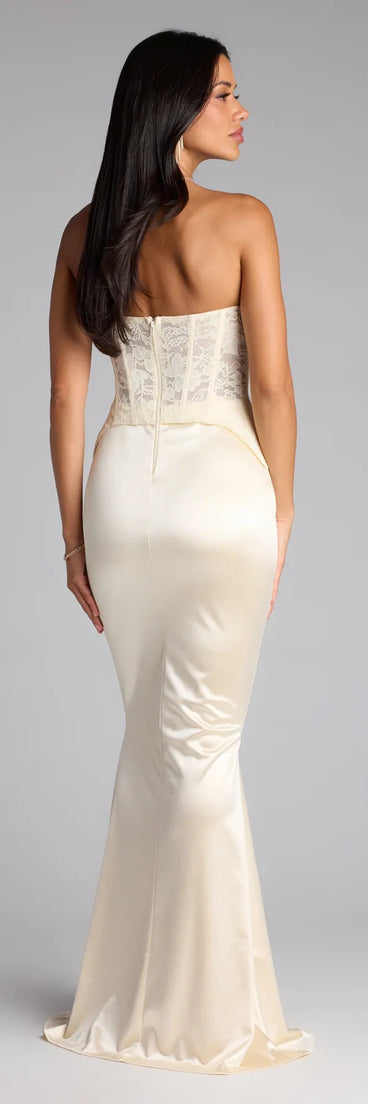 Style your seasonal looks with the Ciara Lace Corset Satin Mermaid Formal Dress, a trend-right, ivory fall dress designed for any plan on your calendar with new and unqiue details.