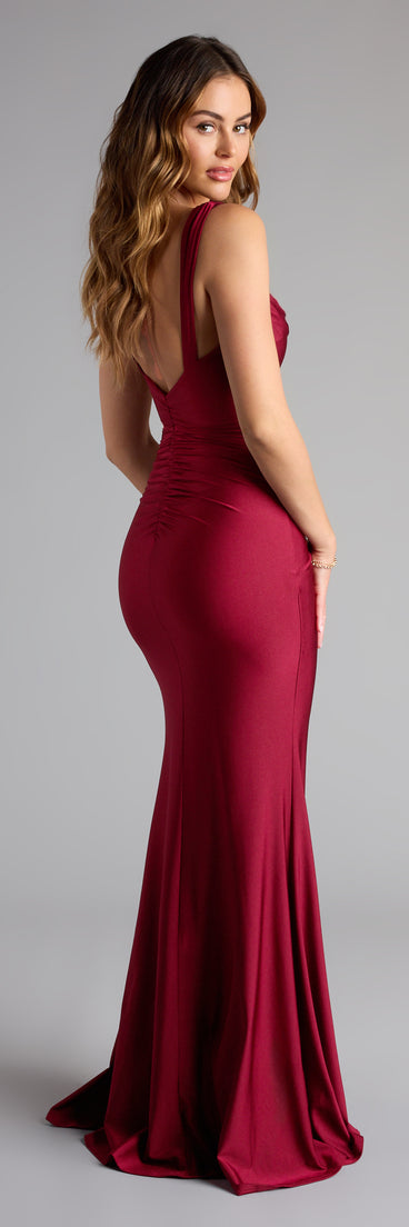 Style your seasonal looks with the Kaitlin Low Back Slit Mermaid Formal Dress, a trend-right, fall dress designed for any plan on your calendar with new and unqiue details.