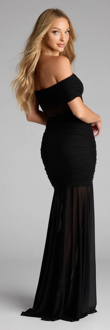 Style your seasonal looks with the Brittany Off-The-Shoulder Mermaid Formal Dress, a trend-right, black fall dress designed for any plan on your calendar with new and unqiue details.