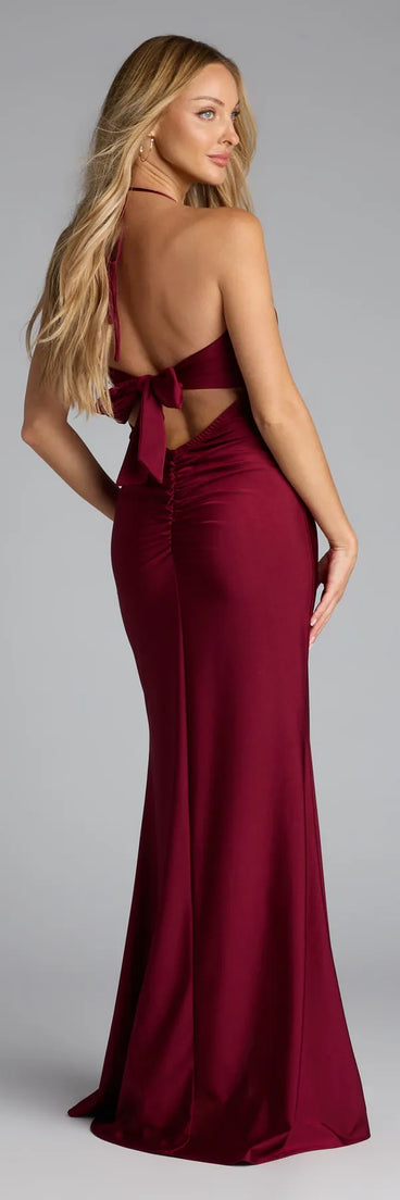 Style your seasonal looks with the Becky V-Neck Tie-Back Slit Mermaid Dress, a trend-right, burgundy fall dress designed for any plan on your calendar with new and unqiue details.