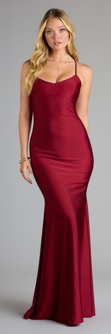 The Mindy Strappy Back Mermaid Formal Dress is your new go-to Windsor dress—effortless, versatile, and made to update your fall style in seconds.