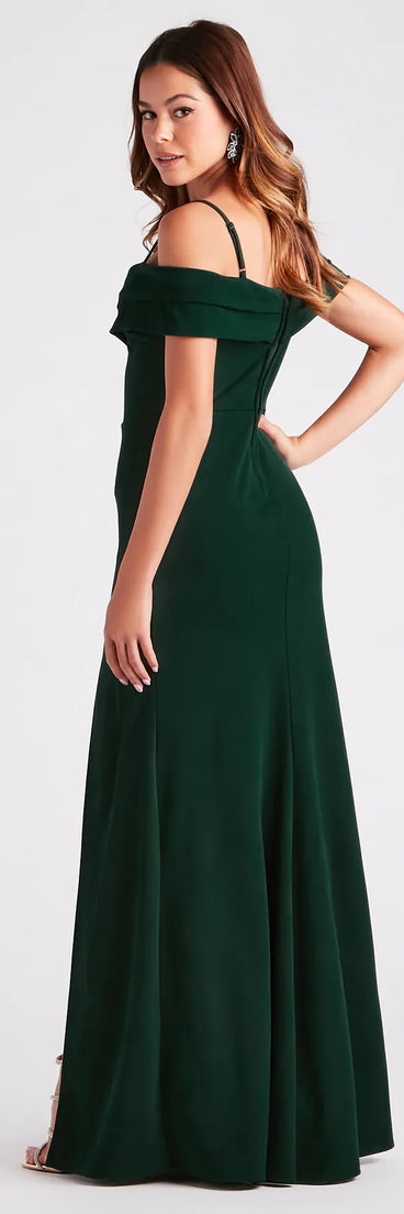 Feel instantly put-together in the Serene Cold-Shoulder High Slit Mermaid Dress in hunter green, a fall wedding guest dress designed for confident style and all-out celebration.