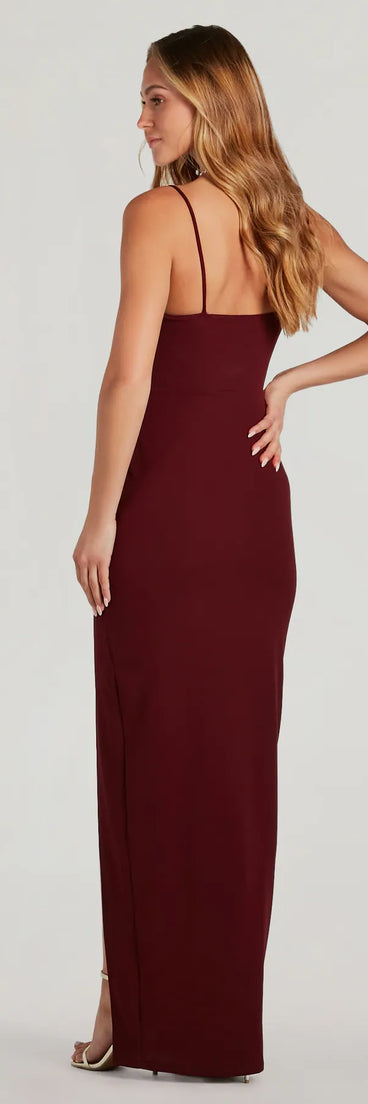 The Fran Formal Crepe Sweetheart Long Dress helps create a chic burgundy women's cocktail outfit with a trendy texture and stylish design, ideal for wedding guest cocktail outfits or dinner parties