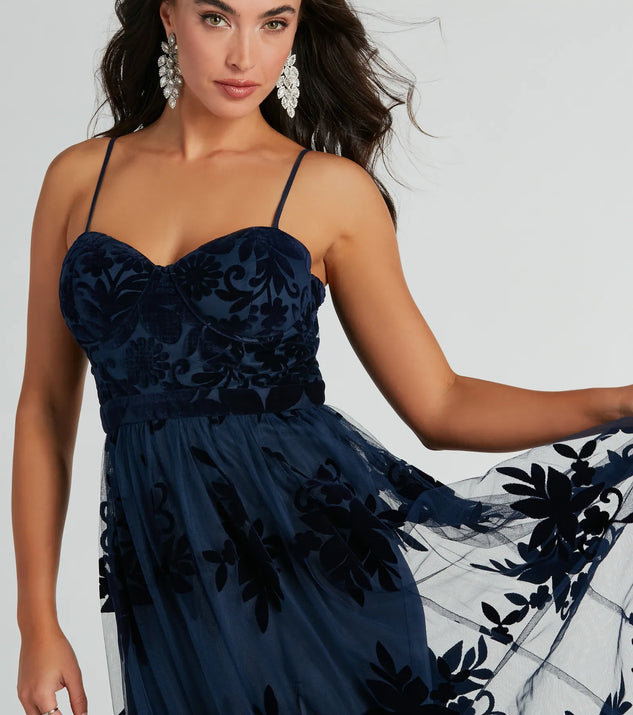 The Thelma Sweetheart A-Line Velvet Tulle Dress is an elegant navy blue formal dress in a rich seasonal color and with unique design accents that make dressing up for winter parties, holiday balls, or festive gatherings effortless!