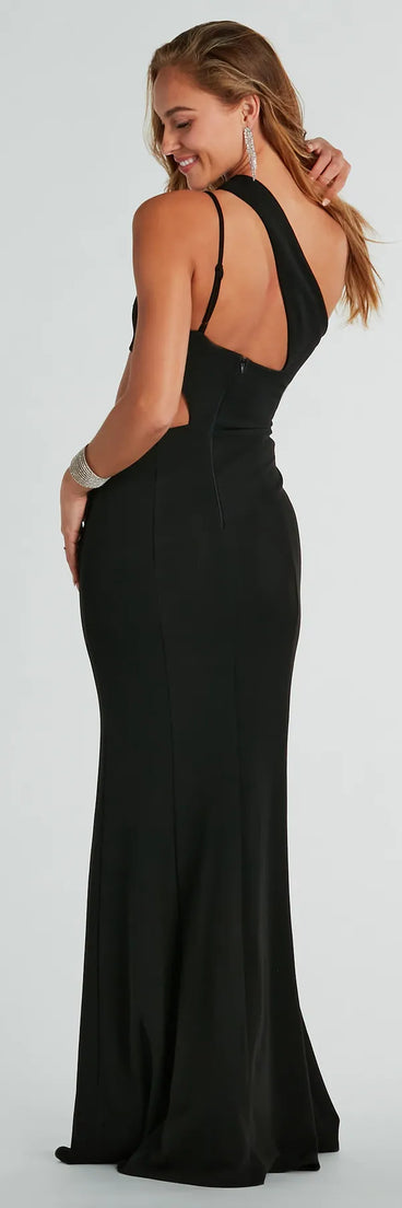 You'll be the best dressed in the Katy V-Neck Cutout Mermaid Crepe Formal Dress as your fall formal dress with beautiful and unique details from Windsor.