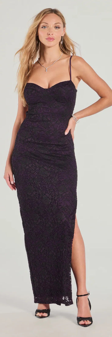 Turn heads at Prom 2025 in this purple prom dress, where statement-making details meet the iconic style of the Tia Sweetheart Bodycon Slit Lace Formal Dress .