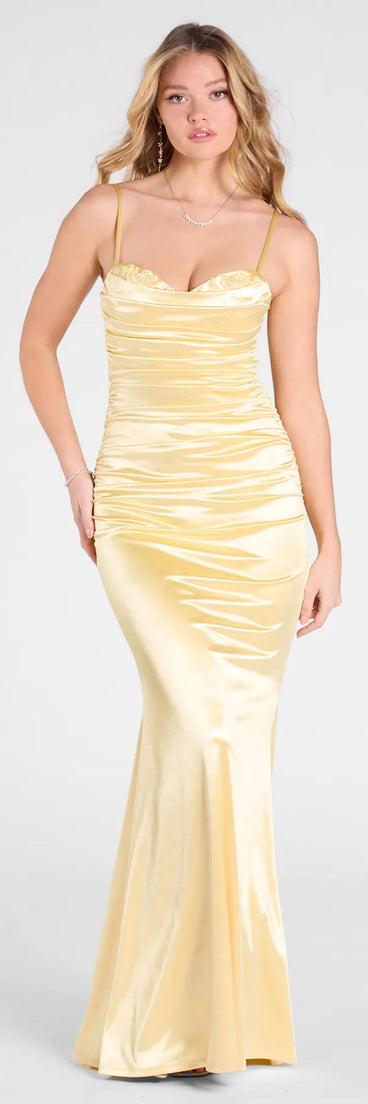 Feel instantly put-together in the Shondra Sweetheart Applique Satin Mermaid Dress in yellow, a stylish wedding guest dress designed for confident style and all-out celebration.