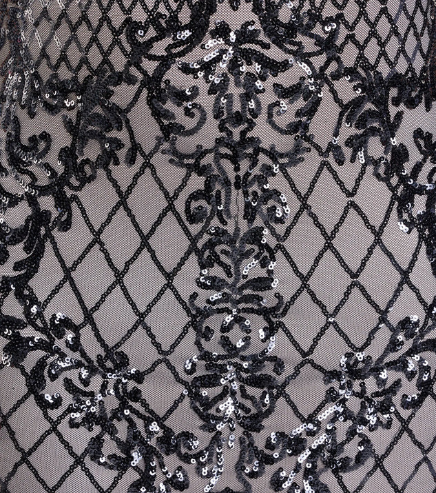 Make a bold statement in the Dakota Mermaid Sequin Formal Dress in black, the perfect fall dress for weddings, cocktail hours, nights out, and/or seasonal celebrations.