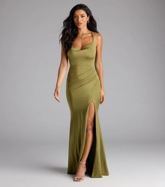 The Fabienne Open Back Slit Mermaid Formal Dress is your new go-to olive green dress—effortless, versatile, and made to update your fall style in seconds.