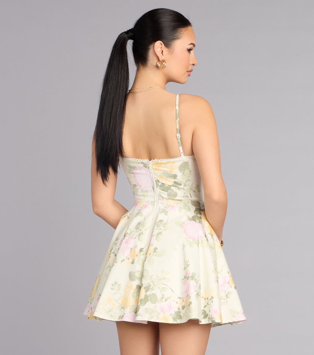 spring fling dresses Windsor Spring Fling Floral Skater Dress in Sage | Size: L