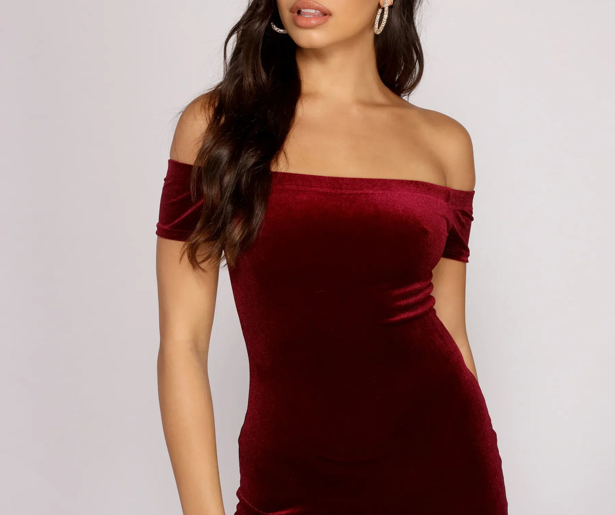 パーティードレス Fitted Velvet Dress Velvet Luxe Bodycon Midi Dress | Windsor