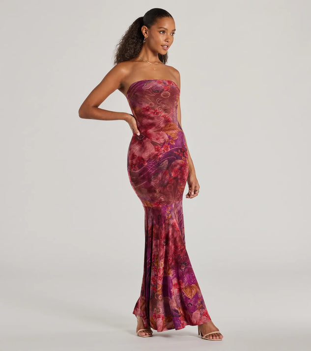 The Gorgeous Aura Strapless Floral Tie-Dye Maxi Dress is a mauve dress, an essential holiday or NYE dress that pairs chic style with versatility making it perfect for cocktail events, New Year's Eve parties, or as a winter wedding guest look.