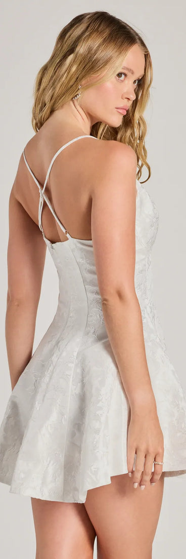 Own every entrance in the Capture Hearts V-Neck Embroidered Skater Dress, a white party dress perfect for milestone birthdays and grad parties, or dancing through summer nights and unforgettable bachelorette celebrations.