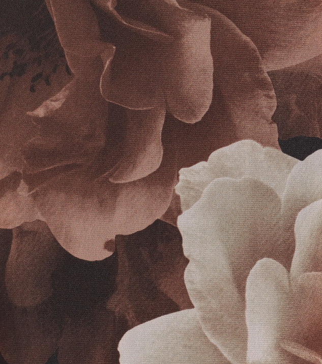 The Grandeur Blooms Strapless Slit Floral Maxi Dress is an essential holiday or NYE dress that pairs chic style with versatility making it perfect for cocktail events, New Year's Eve parties, or as a winter wedding guest look.