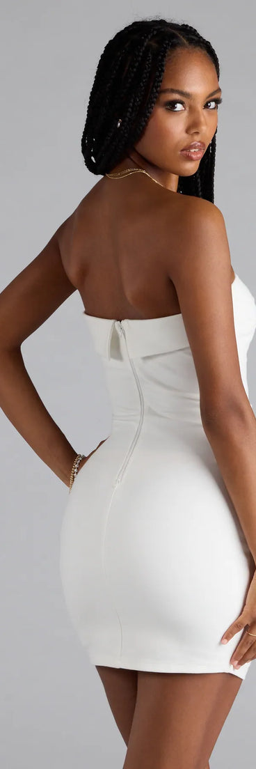 Own your moment in the Chic Look Strapless Bodycon Mini Dressin white, a standout 2025 Homecoming Dress that captures all the glam and energy of the night.