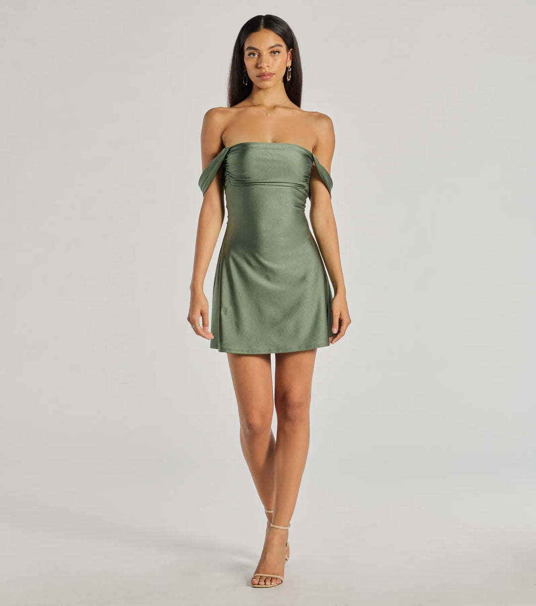 classics lover off-the-shoulder satin a-line mini dress reviews Classics Lover Off-The-Shoulder Satin A-Line Mini Dress in Yellow | Size: S | Knit Fabric/Satin Fabric
