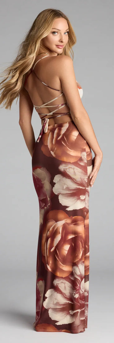 Style your seasonal looks with the Petals and Plans Floral Lace-Up Maxi Dress, a trend-right, taupe fall dress designed for any plan on your calendar with new and unqiue details.