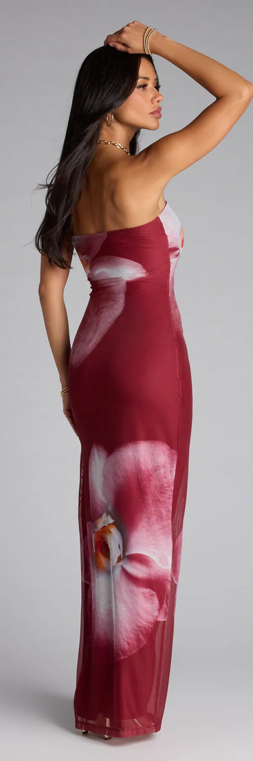 Style your seasonal looks with the All Eyes On The Floral Maxi Dress, a trend-right, burgundy fall dress designed for any plan on your calendar with new and unqiue details.