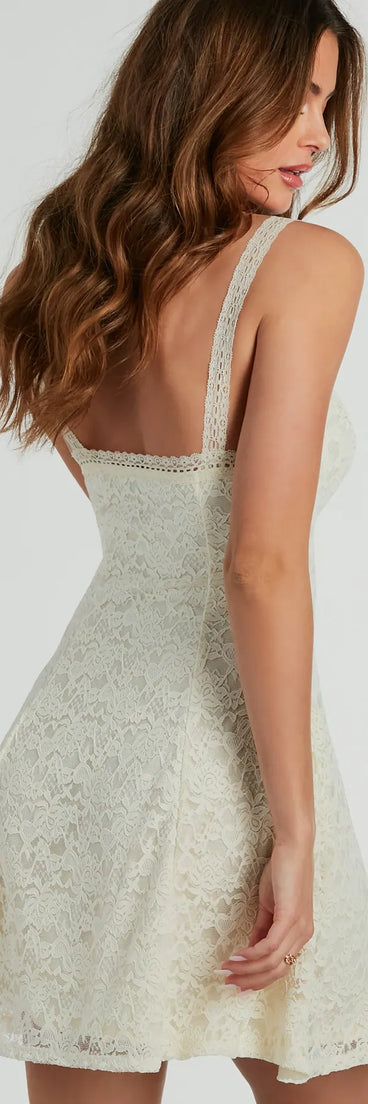 The Awaken Beauty A-Line Lace Short Dress in natural brings sleek style to any graduation outfit, from cap and gown to after-party.