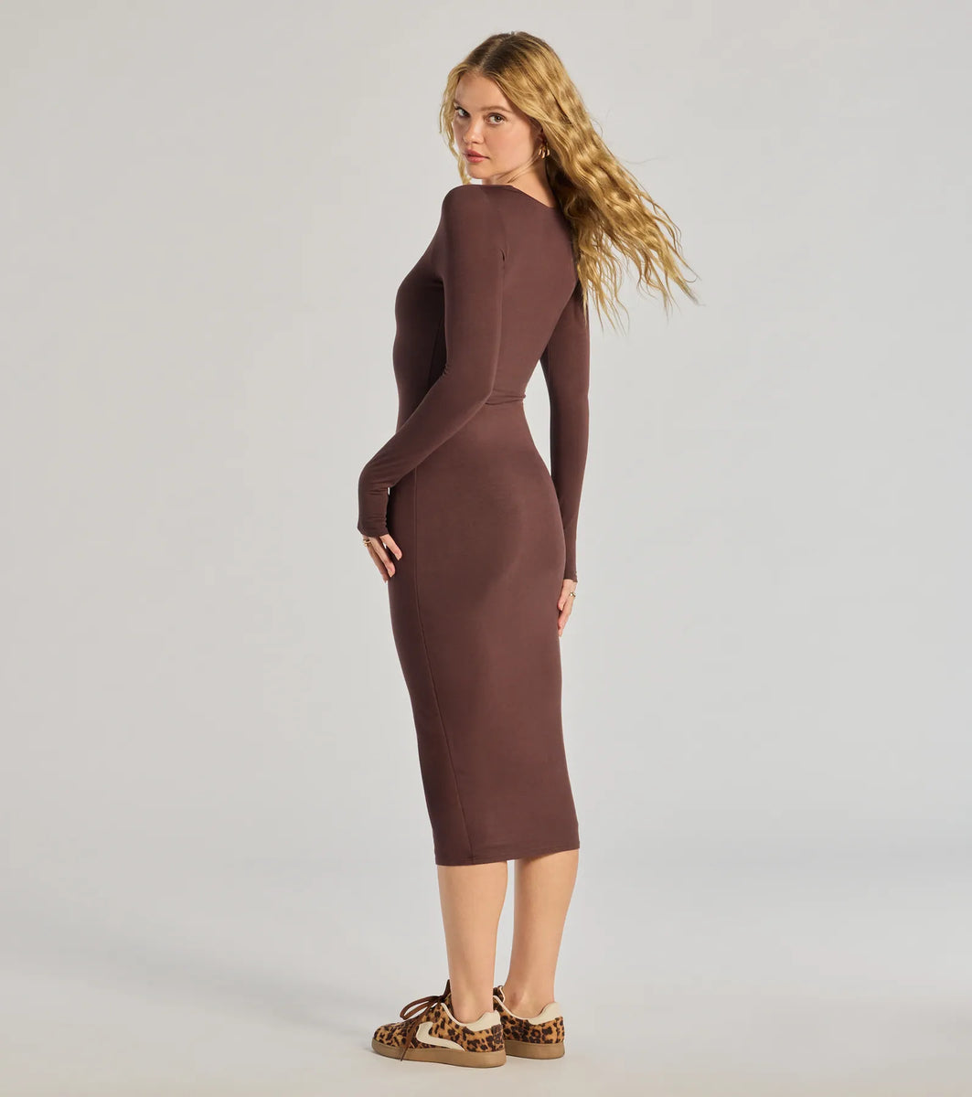 Modern Minimalist Long Sleeve Midi Dress & Windsor
