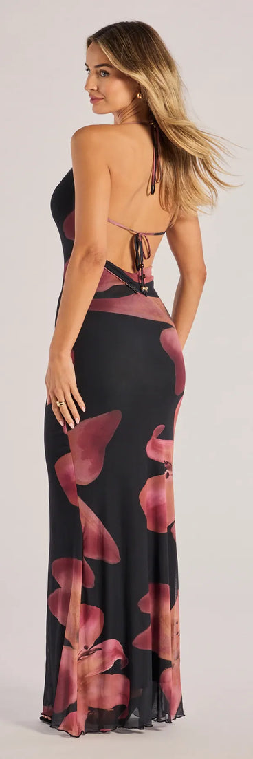 Whether you're headed to brunch or running errands, the Pretty Blooms Floral Mesh Halter Maxi Dress in black delivers effortless style in a breathable, go-to casual dress.