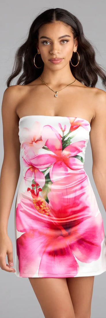 Feel ready for every dance floor moment or feed-worthy reel in the Ocean View Tropical Floral Satin Mini Dress, a ivory homecoming dress designed to own your moment.