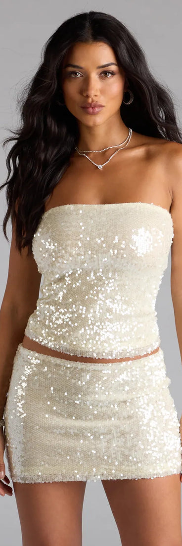 Serve effortless style and scroll-stopping energy in the High Shine Sequin Tube Top, part of a yellow matching clothing set that does the work for you with bold, polished vibes from top to bottom.