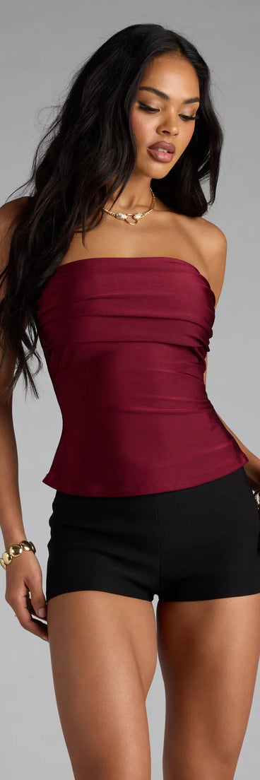 For college campus looks, game day outfits, or a bold going-out vibe, the Carefree And Cute Crop Tube Top is an on-trend wine crop top that easily styles with your favorite denim.