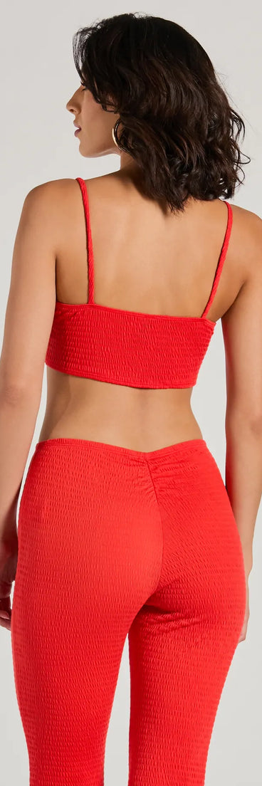 From bold to effortless, the Looking Good Sweetheart Tie Front Crop Top lets you define your vibe with red tops that speak your style.