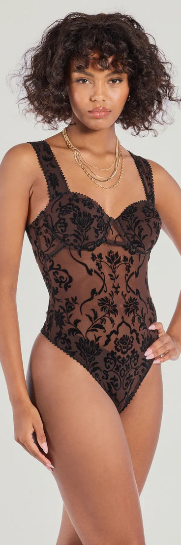The Floral Stunner Flocked Bustier Bodysuit in brown brings sleek style to any graduation outfit, from cap and gown to after-party.