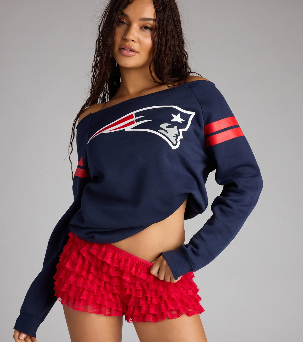 Ultra Game NFL New England Patriots Pull-Over Top Windsor