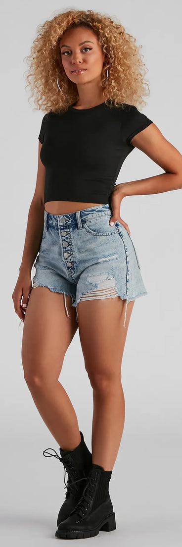 With its midriff cut and trend-forward fit, the Casual Must-Have Crew Neck Crop Top is a black crop top made to pair with skirts, denim, or whatever vibe you're feeling this season.