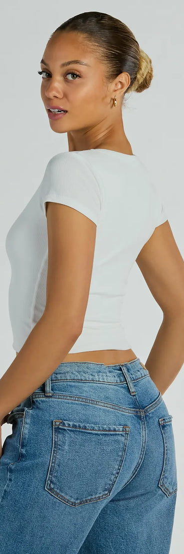 Upgrade your style game for 2025 with the So Good Basic Scoop Neck Crop Tee in ivory, perfect for any fashion-forward wardrobe.