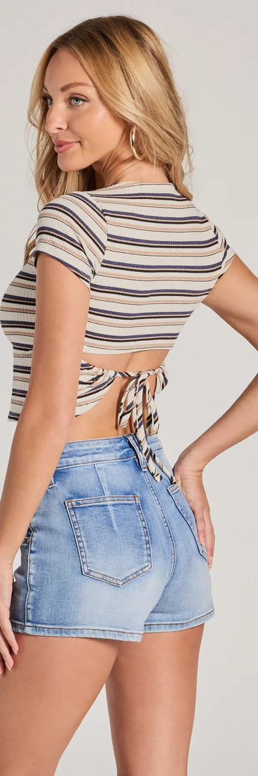 Upgrade your style game for 2025 with the Effortlessly Cute Cutout Tie-Back Striped Crop Top in multi-color, perfect for any fashion-forward wardrobe.