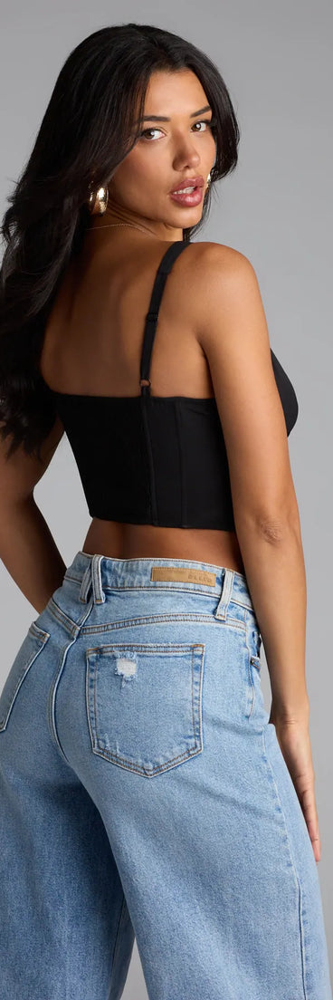 Complete your look with the On Repeat V-Neck Corset Top, a trendy black top that’s ready to pair with anything in your fall rotation.
