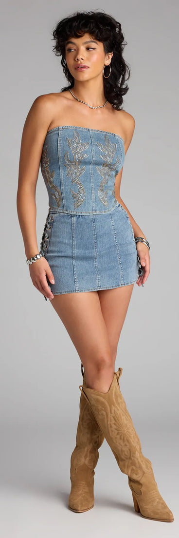 Complete your look with the Too Hot To Handle Beaded Denim Corset Top, a trendy light blue top that’s ready to pair with anything in your fall rotation.