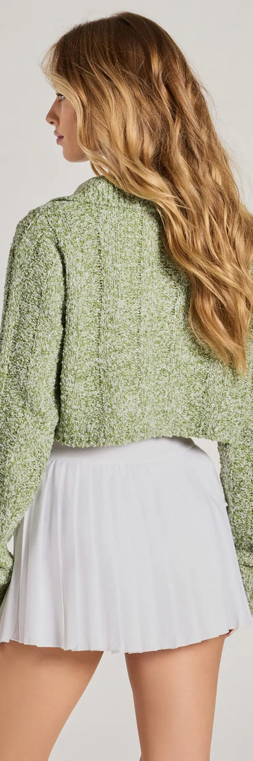 Wrap up in style with the Comfy Cute Collared Cropped Sweater, a cozy olive sweater for women designed for night-out looks, everyday outfits, or as a chic layering piece for the colder months.