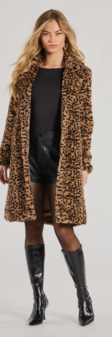 Stay chic this winter with Fabulous Flair Leopard Faux Fur Trench Coat, a heather gray women's coat perfect for layering. Featuring textured fabric and a trendy fit, this lightweight coat for women transitions effortlessly from cozy everyday wear to formal evening events.