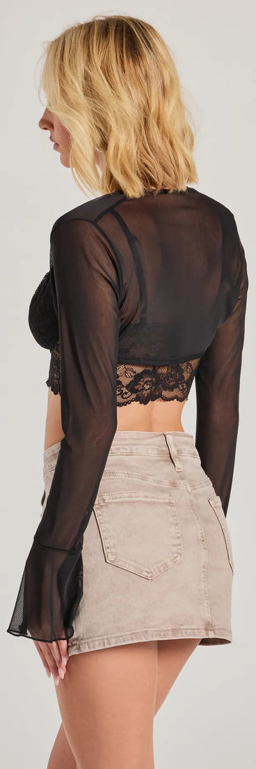 Wrap up in style with the Signature Chic Ruffled Long Sleeve Mesh Bolero, a cozy black sweater for women designed for night-out looks, everyday outfits, or as a chic layering piece for the colder months.