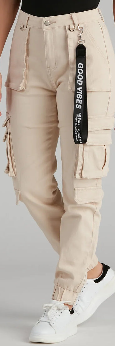 The Major Cutie Cargo Joggers in ivory, women's cargo joggers crafted for a casual style, are perfect for relaxed parties or gatherings.