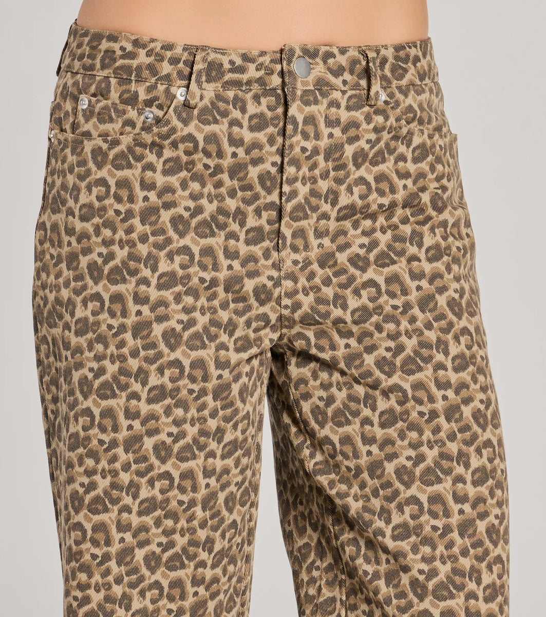 【Avandress】Leopard Bermuda Pants MUSINSA | AVANDRESS Leopard Bermuda Pants
