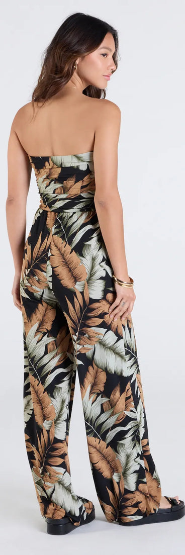 Step out in the Tropical Breeze Strapless Wide-Leg Jumpsuit, a black jumpsuit made to elevate your vibe from brunch to after-dark plans with ease and polish.