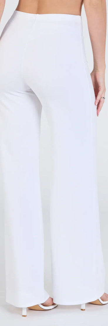 Stay polished and comfortable in the On The Go High-Rise Crepe Trouser Pants, trendy ivory pants for women that transition from everyday looks to weekend slay.