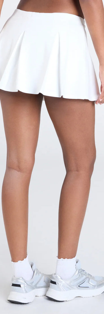 Designed for campus outfits, sleek workwear, and on-the-go moments, the Keeping It Cute Pleated Ponte Skort is a trendy ivory bottom for women bringing effortless fall versatility.