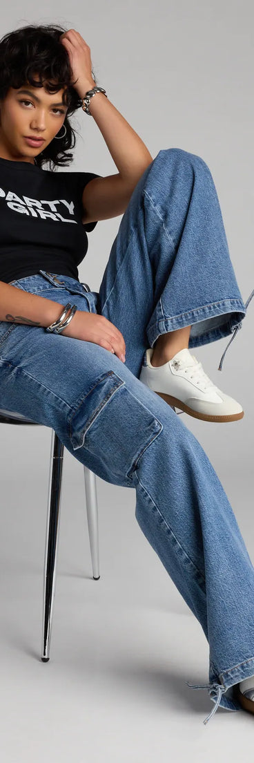 Get inspired with the Off Duty Vibes Mid Rise Cargo Jeans, a feed-worthy medium denim wash piece that’s part of Windsor's updated and curated women’s clothing edit packed with must-have fall outfit ideas.